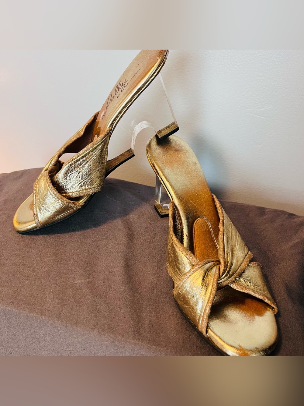 Vintage Gold Leather and Lucite Heel Mule, Polly of California. Sz 7.5